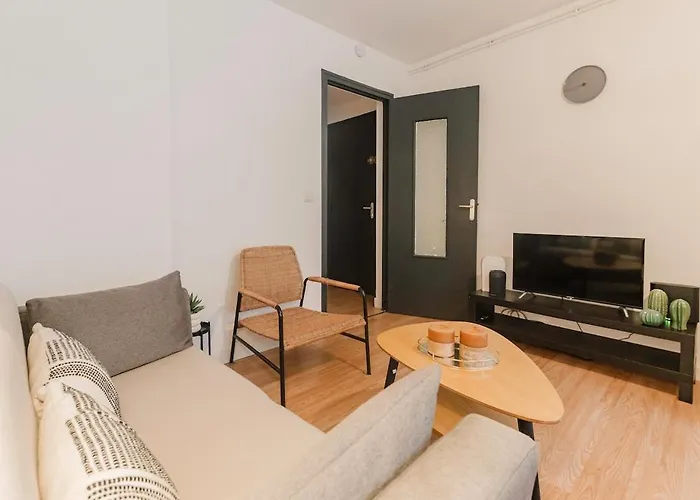 Les Jardins, T3 Avec Parking -2 Voitures, 8min à Pied De La Gare * Lens