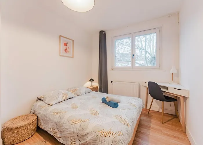 Les Jardins, T3 Avec Parking -2 Voitures, 8min à Pied De La Gare * Lens